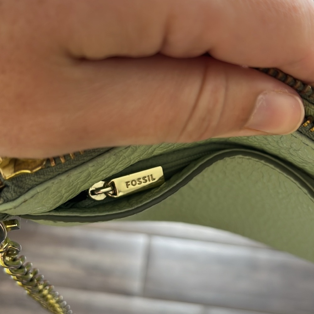 Fossil Sydney Crossbody with Chain Strap - Picture 6 of 9